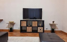 Neuhausz Suite - Ultracentral
